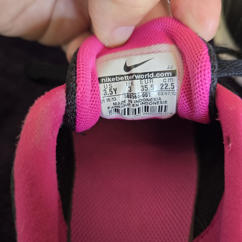 Nike Black and Pink Sneakers | Big Kid Size 3.5 - Picture 10 of 13